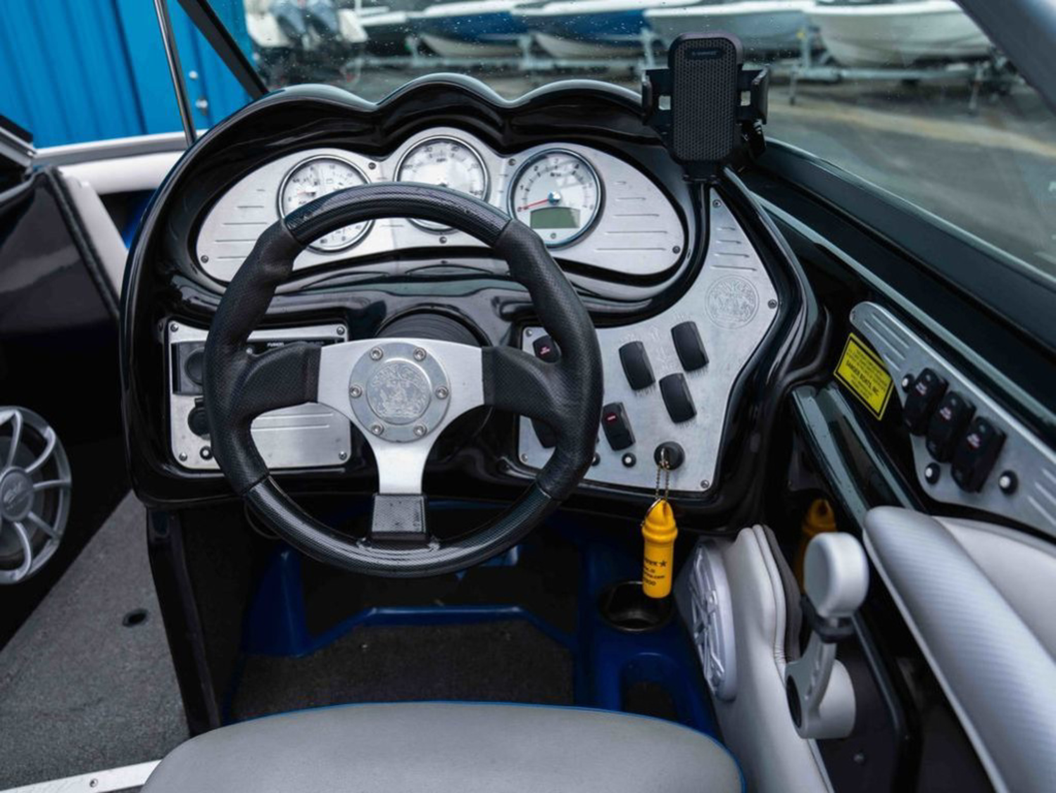 2016 Sanger Boats V215 S