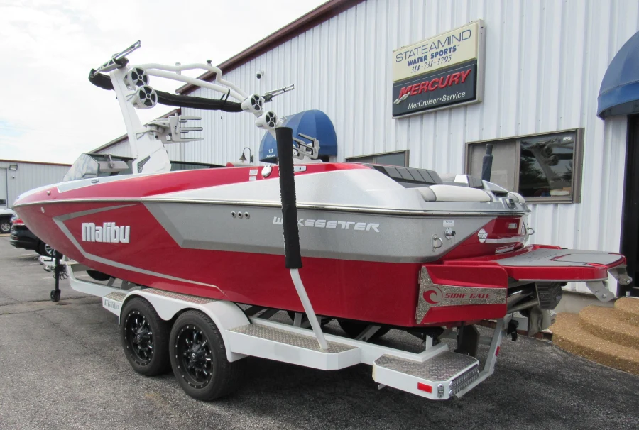 2021-malibu-wakesetter-24-mxz-140944-image2