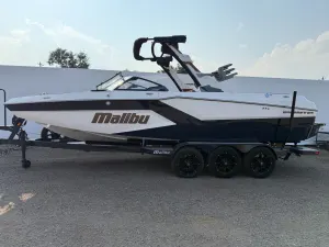 2026-malibu-wakesetter-24-mxz-140960-image2