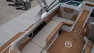 2026-mastercraft-xt22-140961-image10