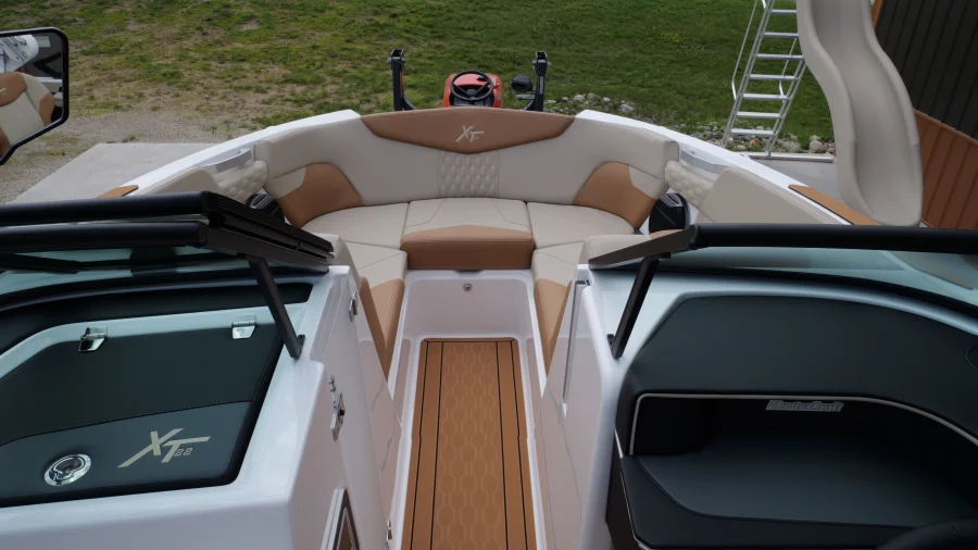2026-mastercraft-xt22-140961-image15