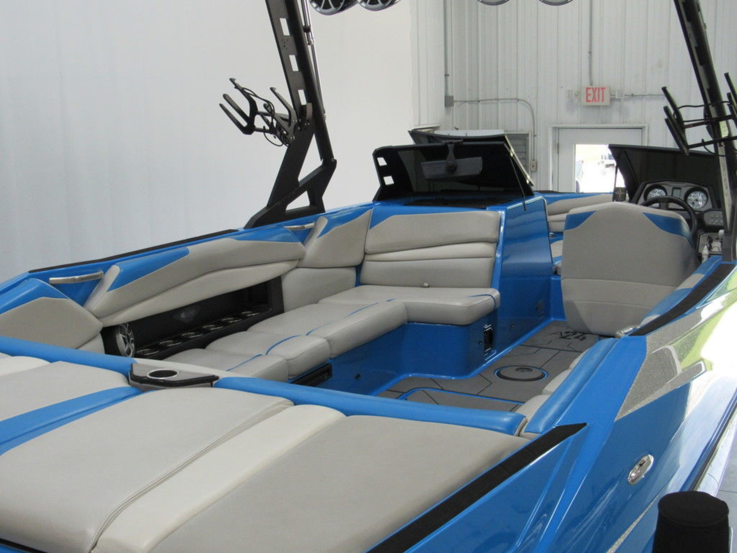 2018 Axis Wake Research A24