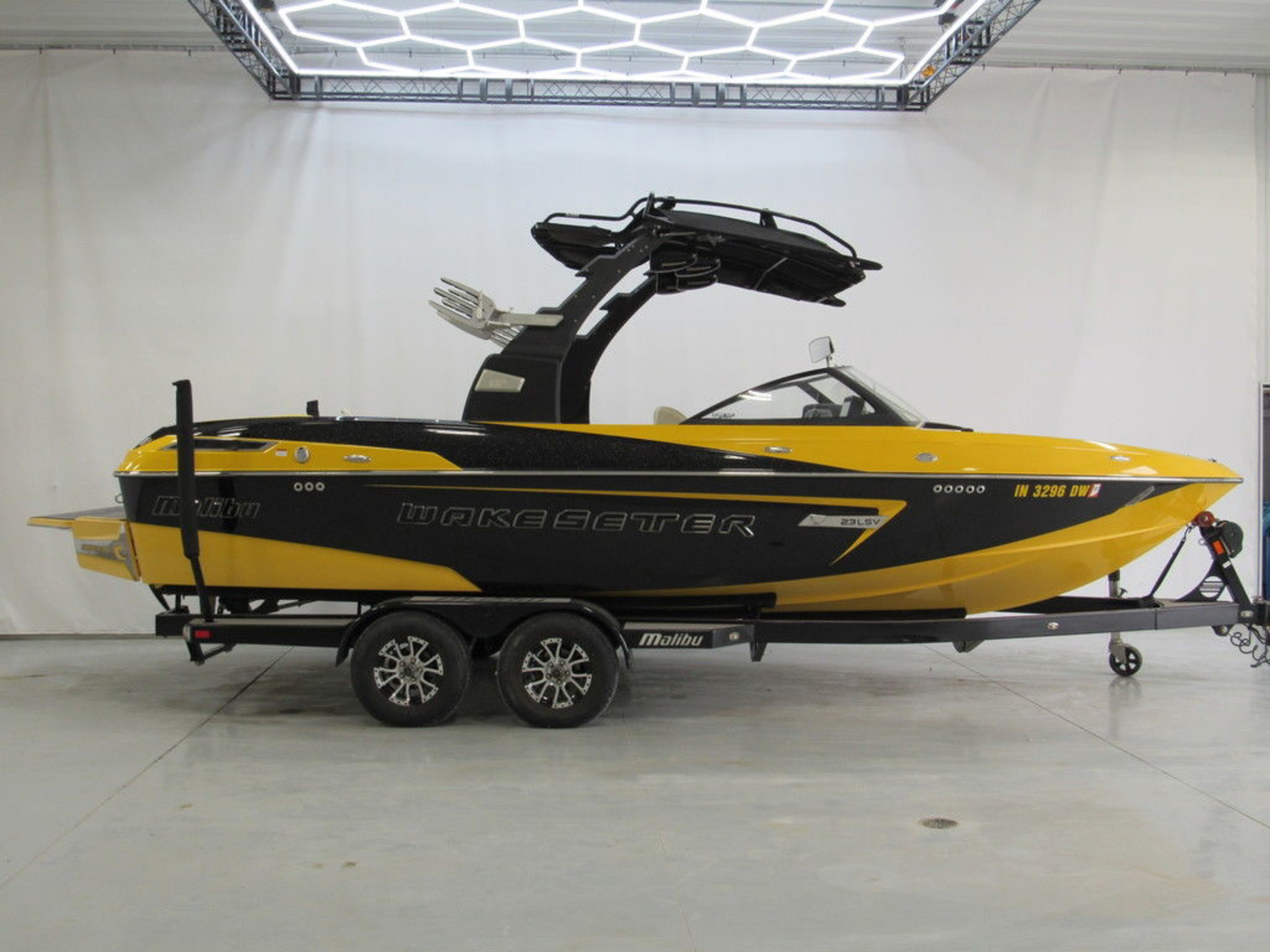 2015 Malibu Boats 23 LSV