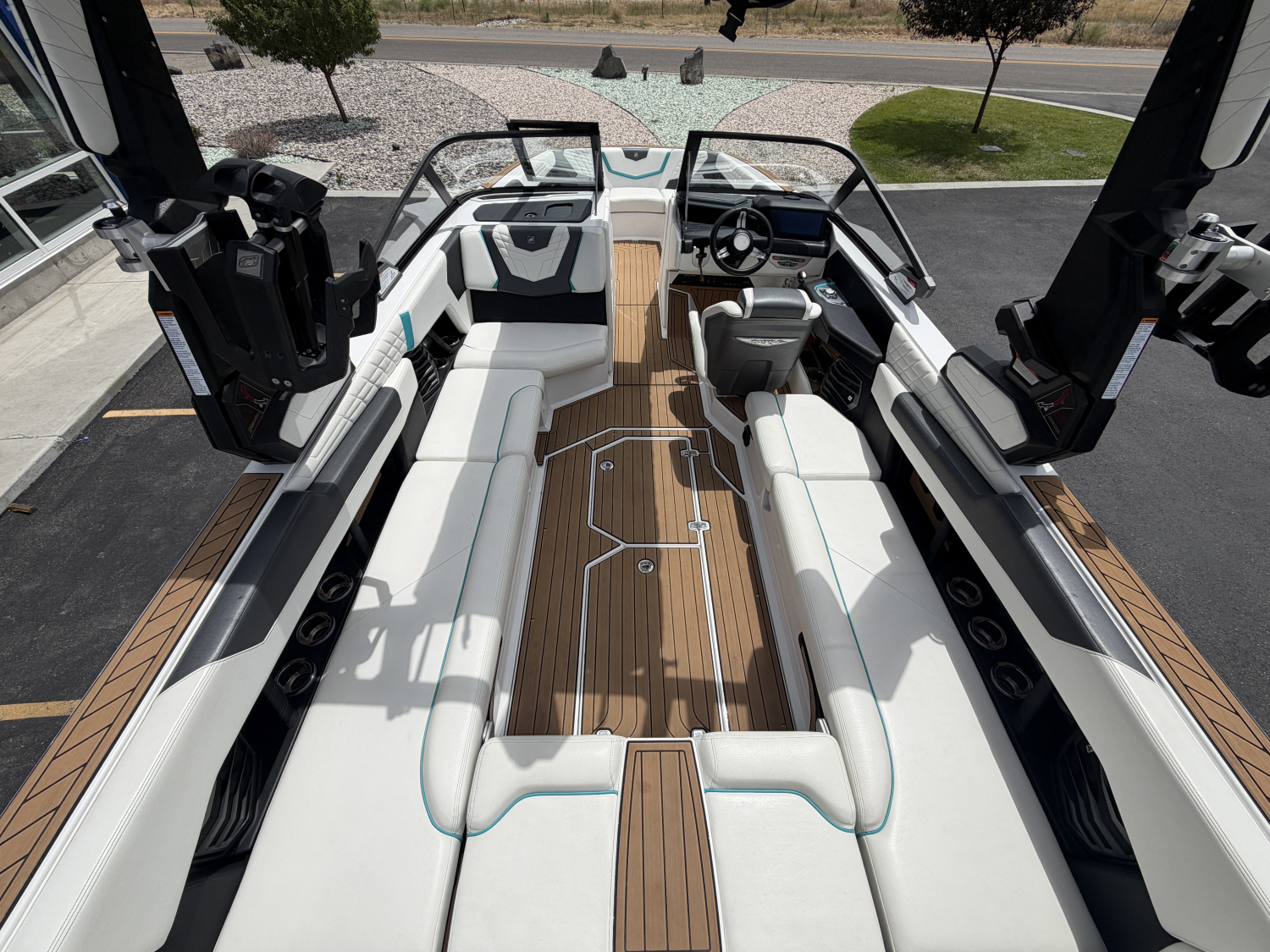 2022 Nautique G25