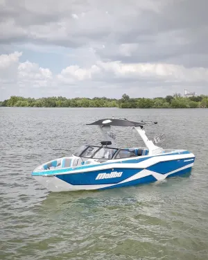 2022-malibu-wakesetter-25-lsv-141018-image0.webp