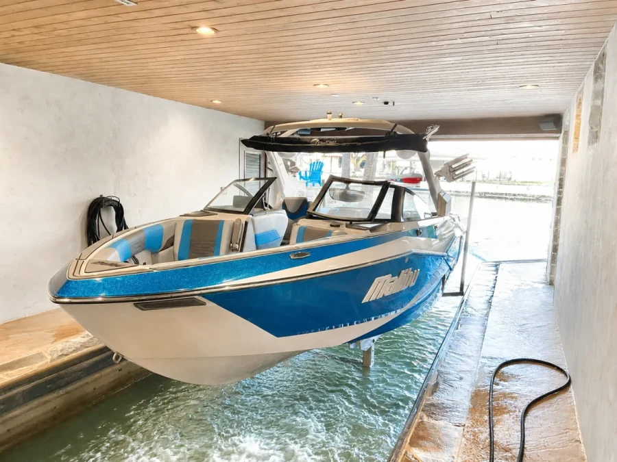 2022-malibu-wakesetter-25-lsv-141018-image1_181105.webp