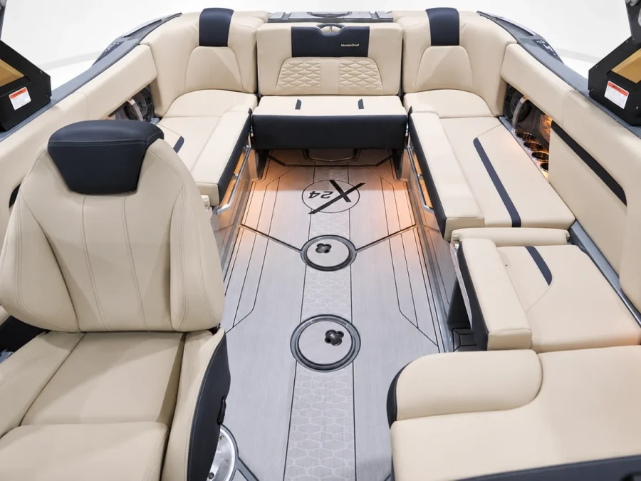 2022-mastercraft-x24-141026-image6.webp