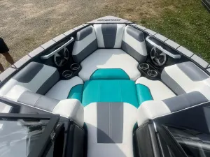 2020-malibu-wakesetter-vtx-141045-image3.webp