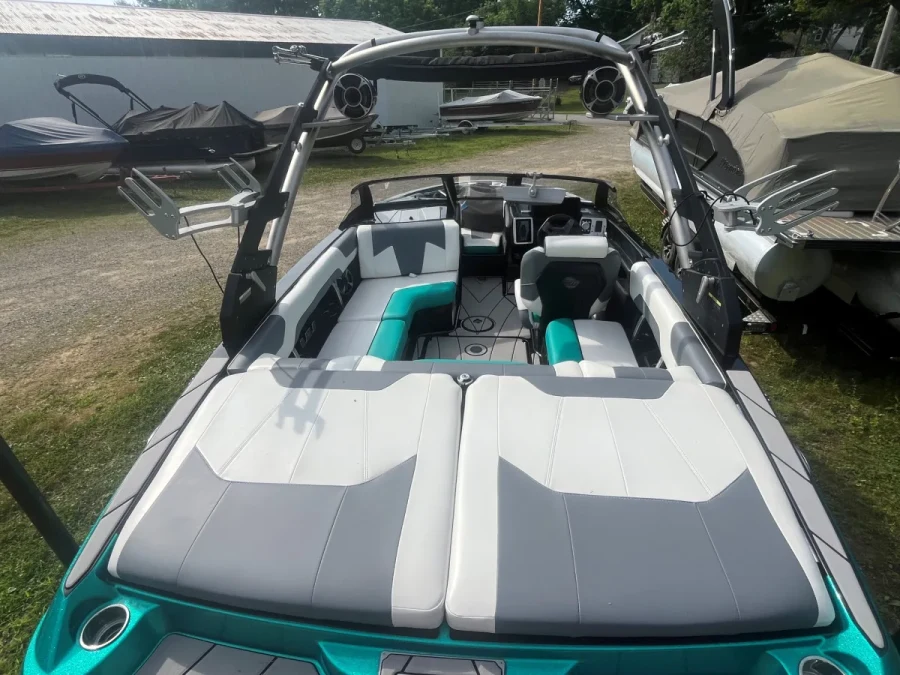 2020-malibu-wakesetter-vtx-141045-image5.webp