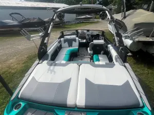 2020-malibu-wakesetter-vtx-141045-image5.webp