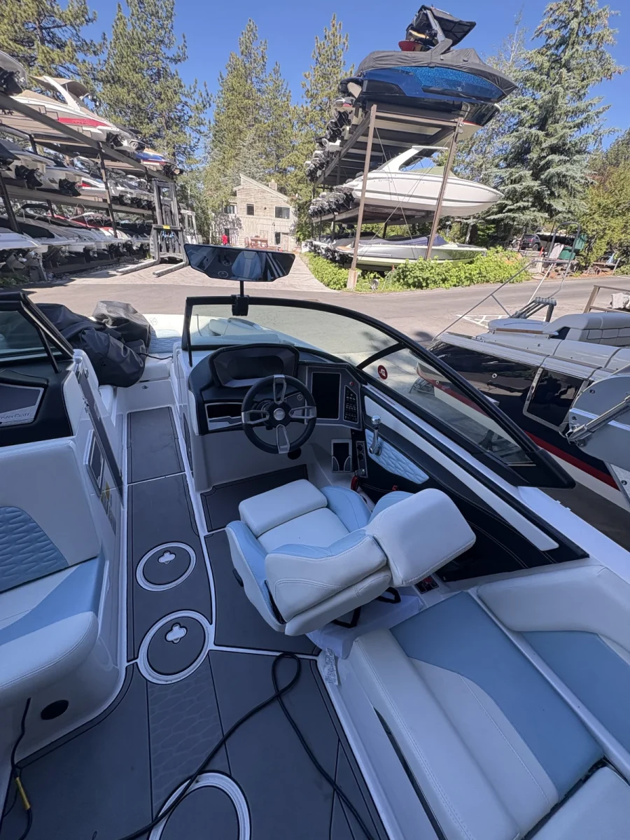 2022-mastercraft-x24-141058-image2.webp