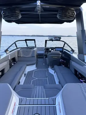 2024-nautique-g23-141062-image4.webp