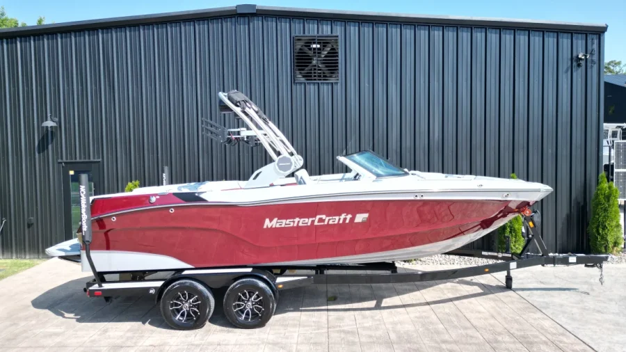 2023-mastercraft-xt23-141100-image1.webp
