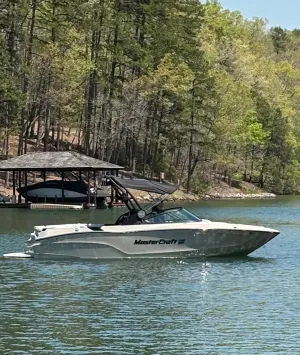 2025-mastercraft-xt23-141112-image0.webp