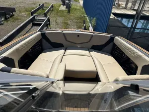 2023-nautique-g23-141116-image2.webp