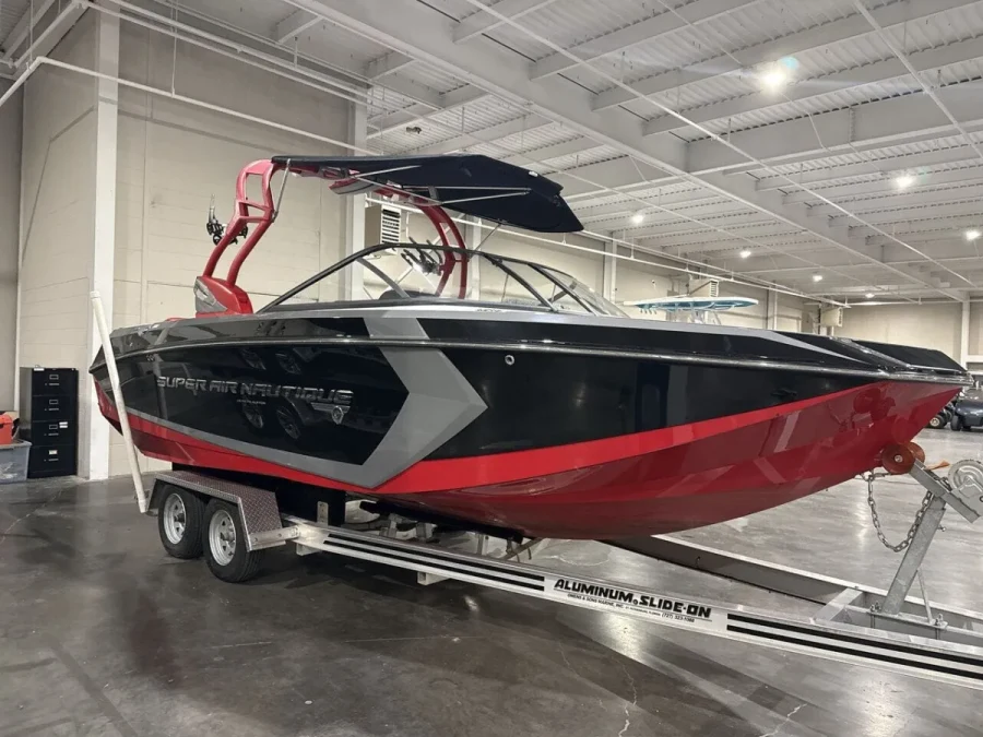 2016-nautique-g23-141117-image1.webp