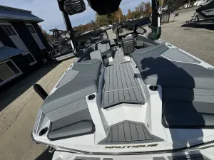 2025-nautique-g21-141119-image8.webp