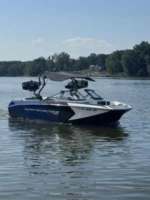 2016-nautique-g23-141125-image1.webp