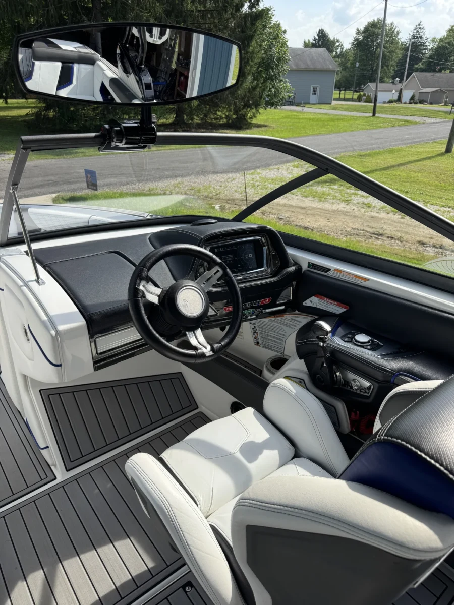 2016-nautique-g23-141125-image4.webp