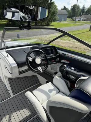 2016-nautique-g23-141125-image4.webp