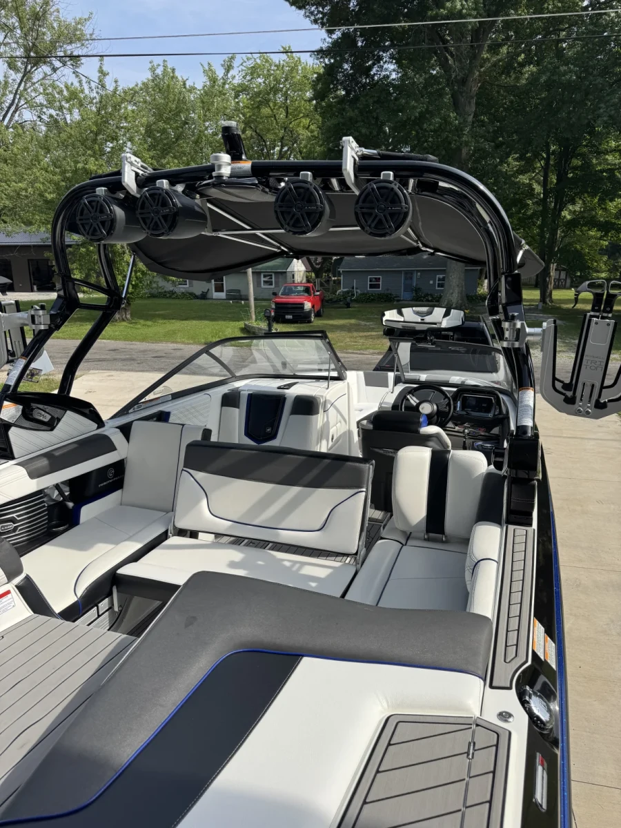 2016-nautique-g23-141125-image8.webp
