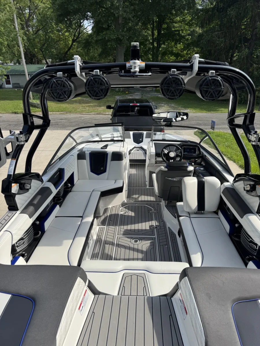 2016-nautique-g23-141125-image9.webp