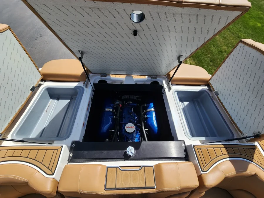 2023-mastercraft-xt22-141133-image4.webp