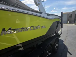 2019-mastercraft-nxt22-141149-image2.webp