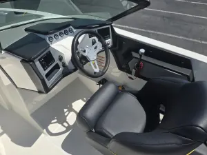 2019-mastercraft-nxt22-141149-image4.webp