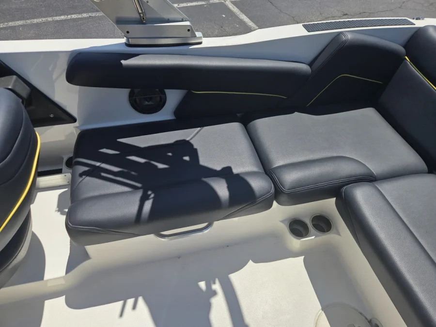 2019-mastercraft-nxt22-141149-image8.webp