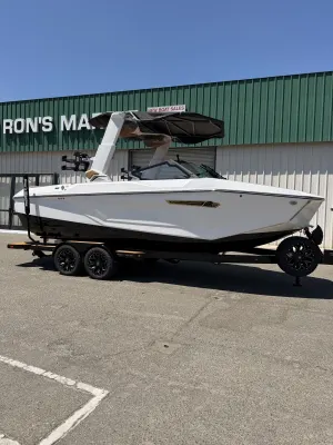 2026-nautique-g23-141161-image0.webp