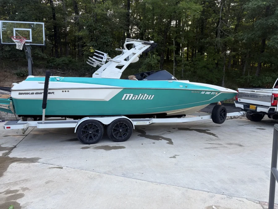 2019-malibu-wakesetter-24-mxz-141165-image3.webp