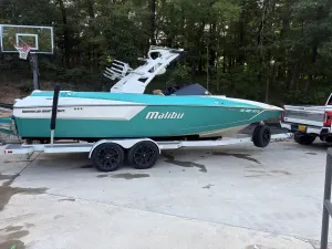 2019-malibu-wakesetter-24-mxz-141165-image3.webp