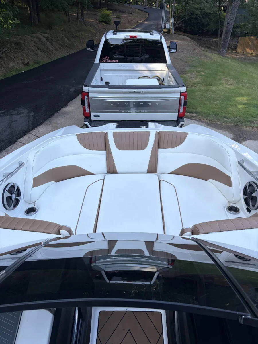 2019-malibu-wakesetter-24-mxz-141165-image6.webp