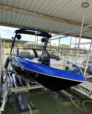 2016-malibu-wakesetter-vlx-141169-image0.webp