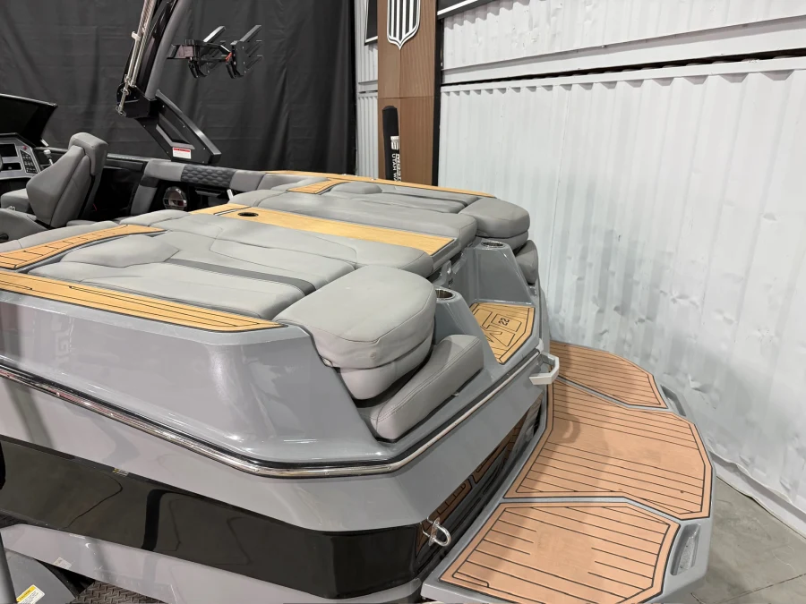 2022-mastercraft-xt22-141182-image18