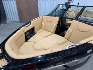 2023-mastercraft-xt23-141183-image3