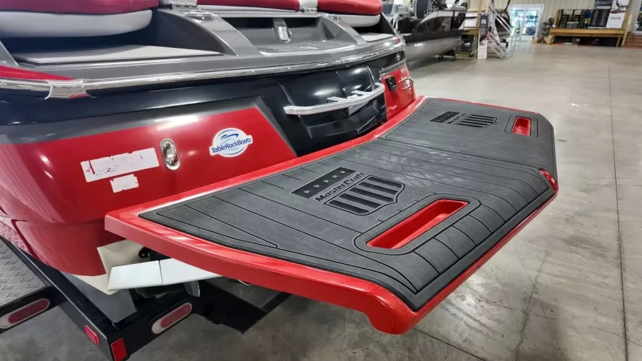 2014-mastercraft-x46-141190-image16