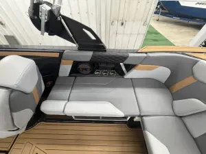 2023-mastercraft-csx-141191-image15