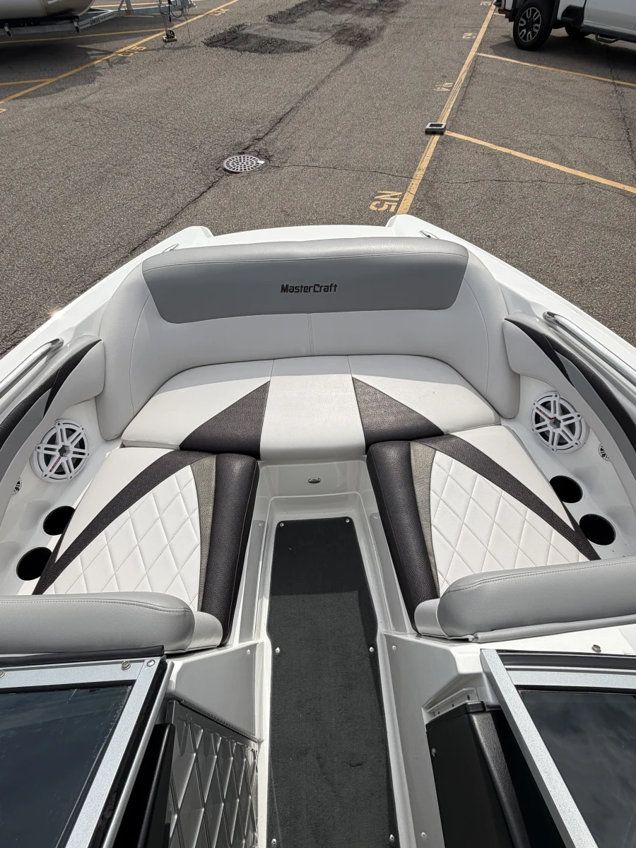 2010-mastercraft-x2-141198-image11