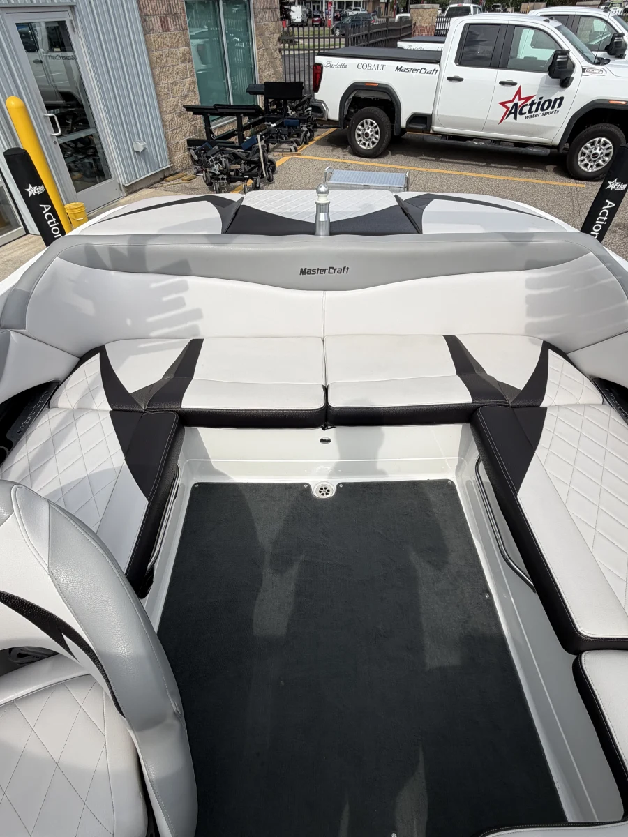 2010-mastercraft-x2-141198-image12