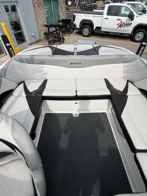 2010-mastercraft-x2-141198-image12