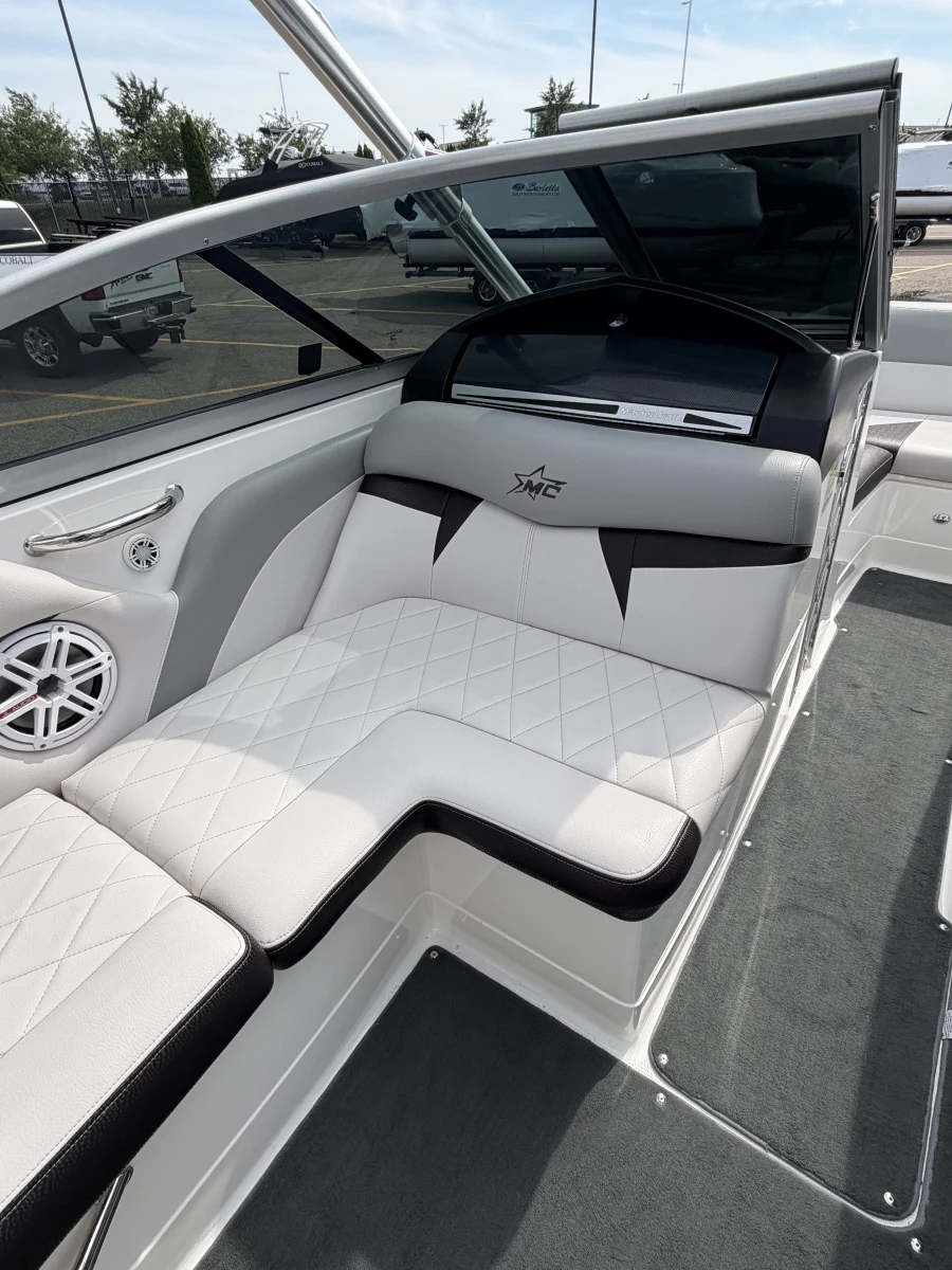 2010-mastercraft-x2-141198-image15