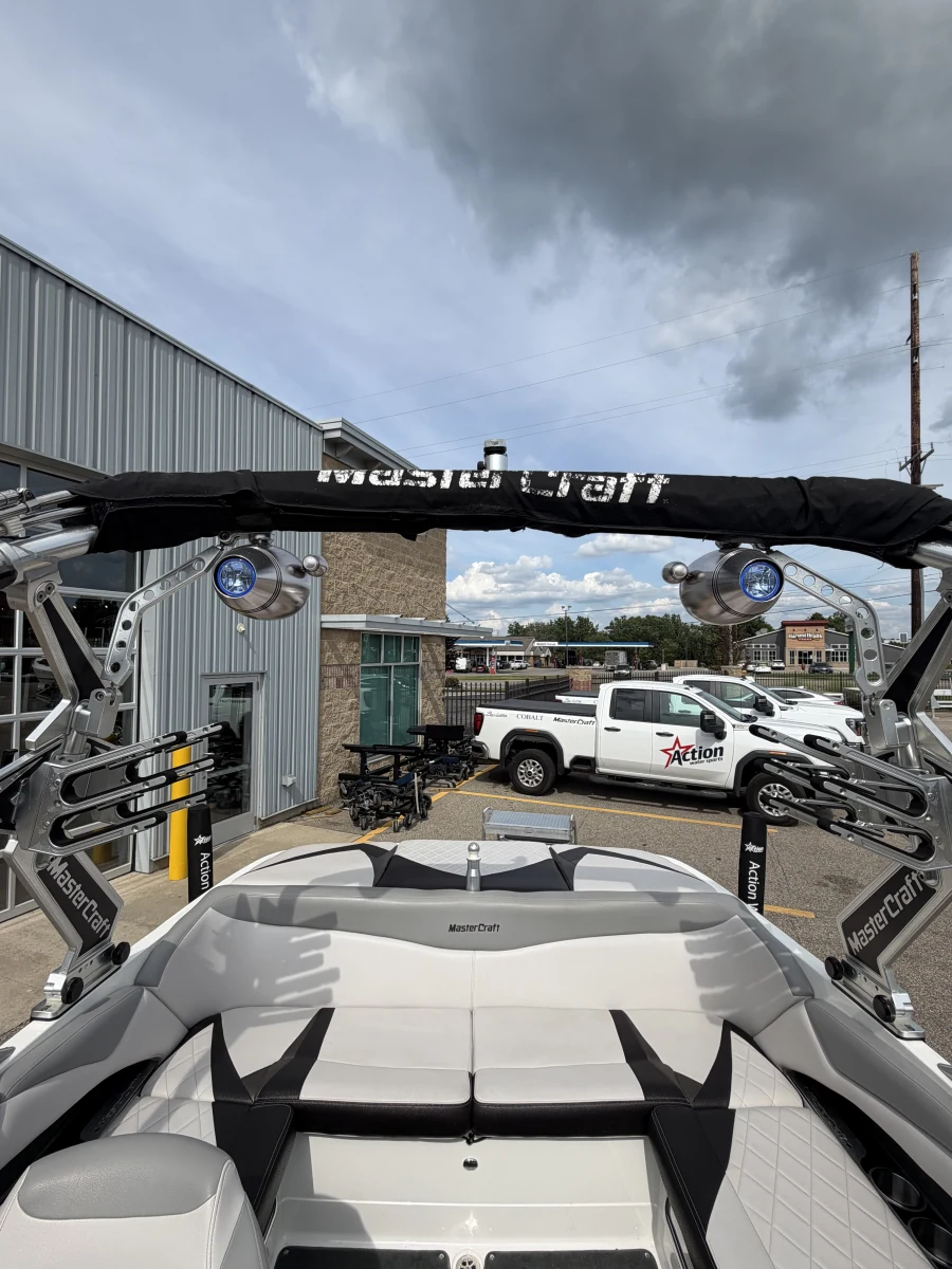 2010-mastercraft-x2-141198-image16