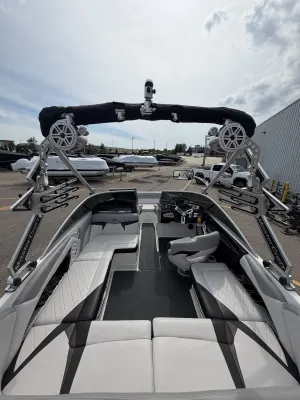 2010-mastercraft-x2-141198-image8