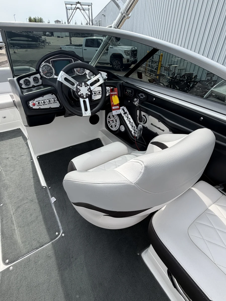 2010-mastercraft-x2-141198-image9