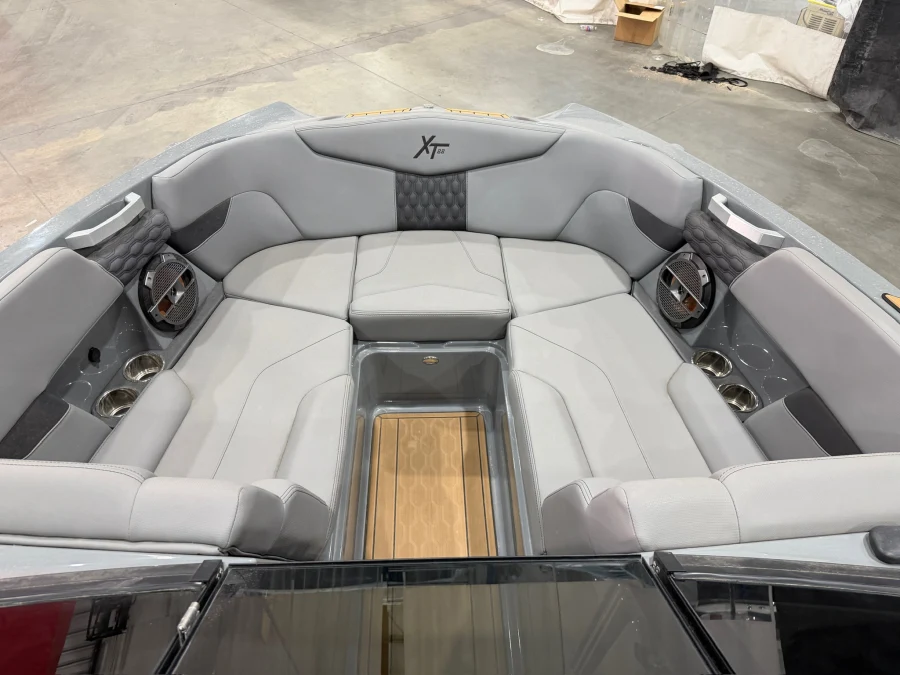 2022-mastercraft-xt22-142851-image25