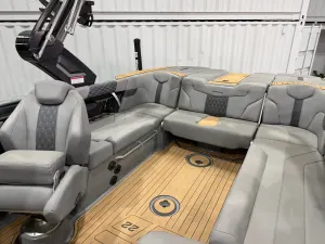 2022-mastercraft-xt22-142851-image26