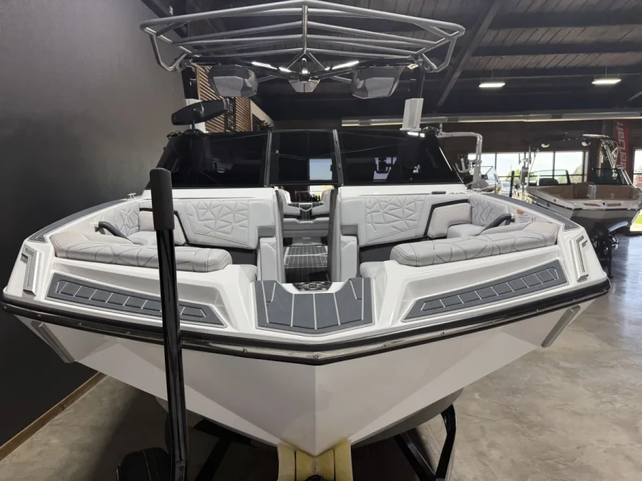2022-nautique-g25-paragon-141226-image2.webp