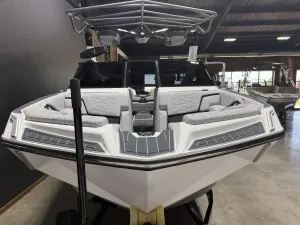 2022-nautique-g25-paragon-141226-image2.webp